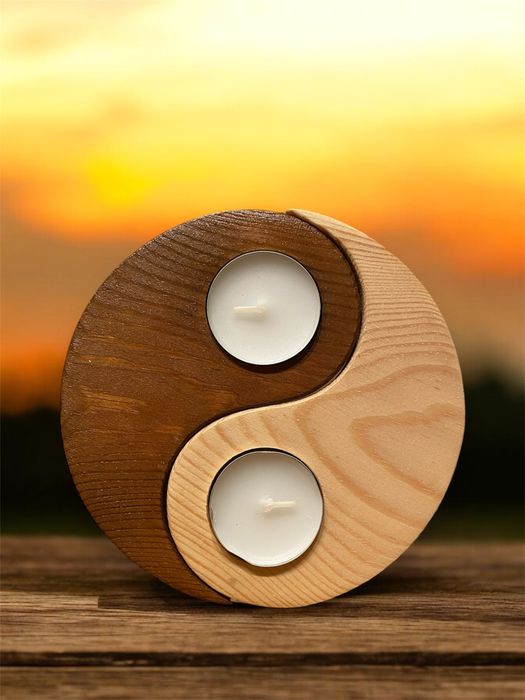 Ръчно изработени свещници от дърво