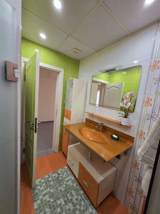 Дава се под наем Тристаен апартамент в Пловдив, Център - 105 кв.м за 613 € - Снимка #7