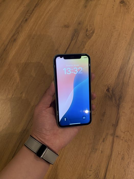 Продам iPhone 11 64Gb