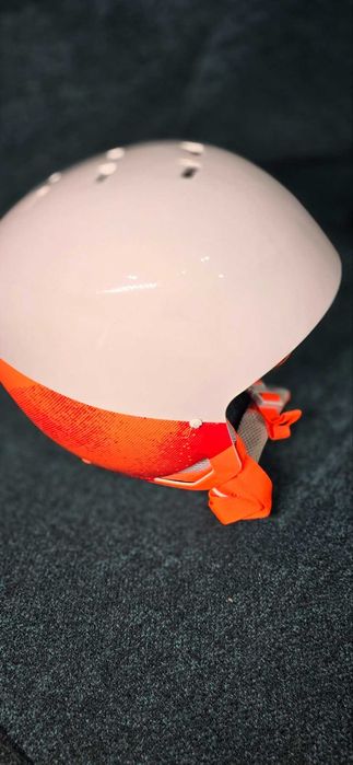 Детска каска за зимни спортове