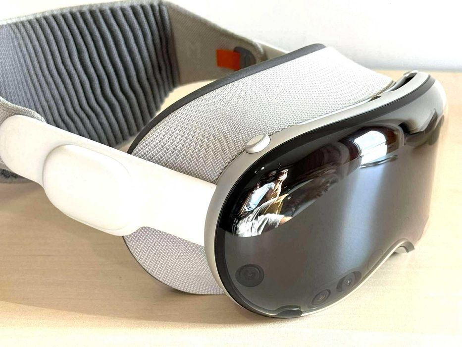 Бартер! Apple Vision Pro VR + Apple Travel Case