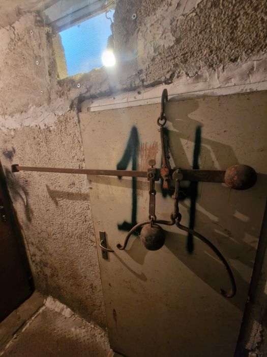 Голям стар кантар с топузи