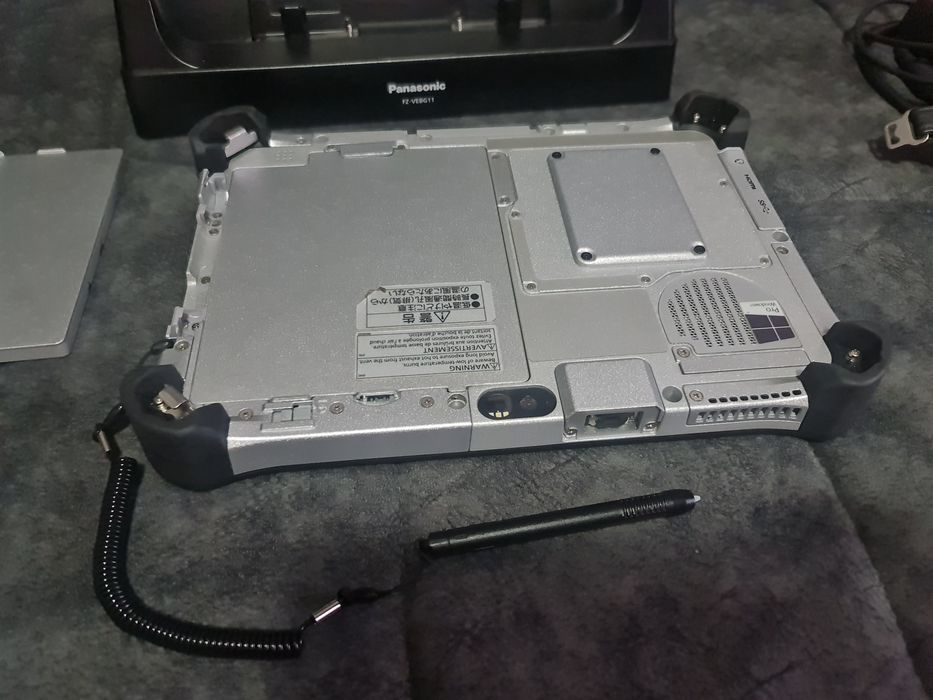Tableta panasonic FZ-G1 MK4  toughbook toughpad i5 6300 4gb 256ss
