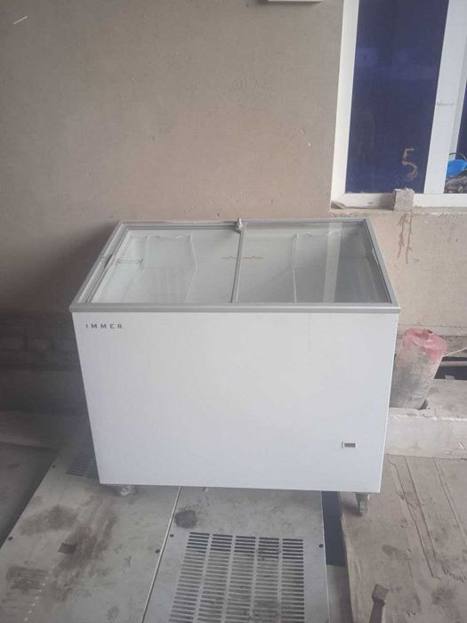 Muzlatgich (Xaladelnik) sotiladi