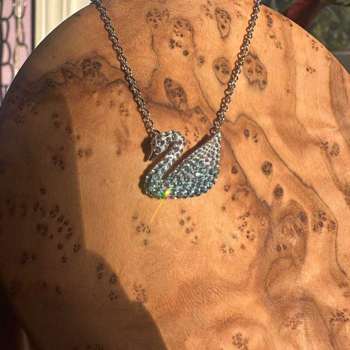 Lănțișor Swarovski Swan / Lebădă Albastră - nou, în cutie