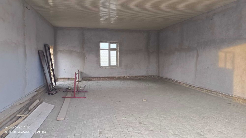 Noturar bino (avto tex, moyka, sex, va ustaxona uchun mos joy)