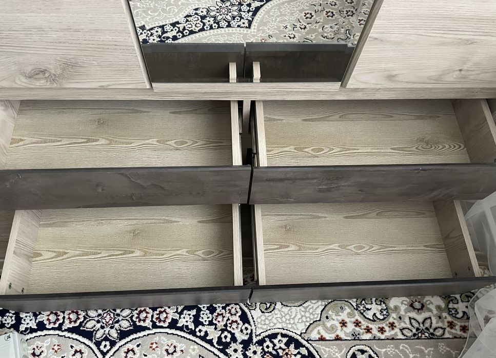 Универсальный шкаф с рабочей зоной (писменный стол)