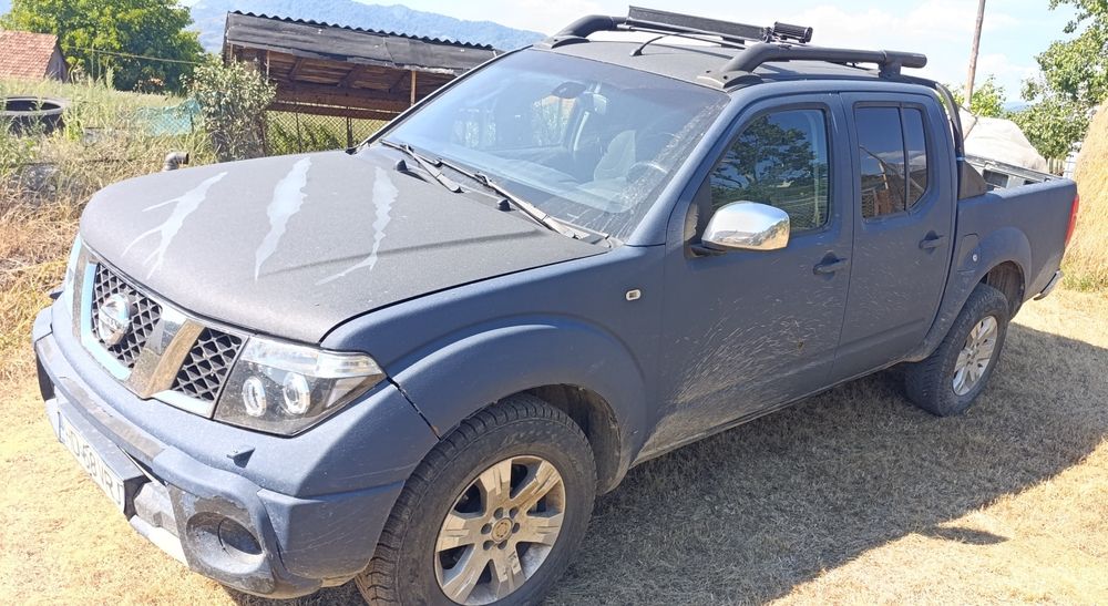 Vând Nissan Navara D40