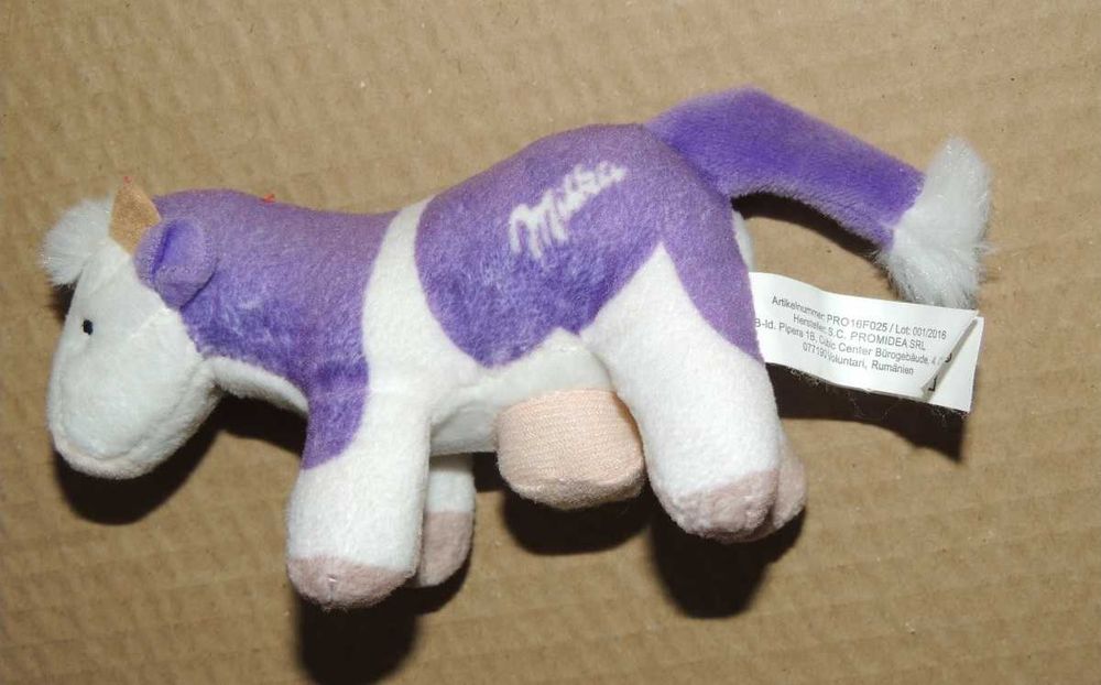 Плюшена  играчка        ЧУШКА -  2.56 €.     Milka - 3.07 €.