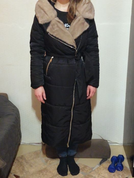 Продам пуховик, в отличном состоянии.