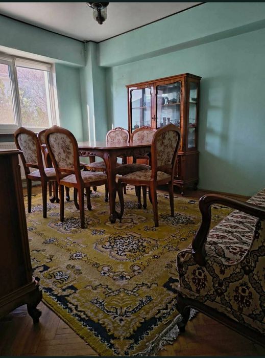 Persoană fizică, vând apartament 2 camere în Focșani decomandat.