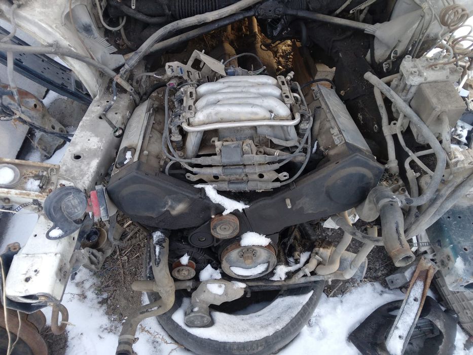 Продам Ауди 100 С4 по запчастям.