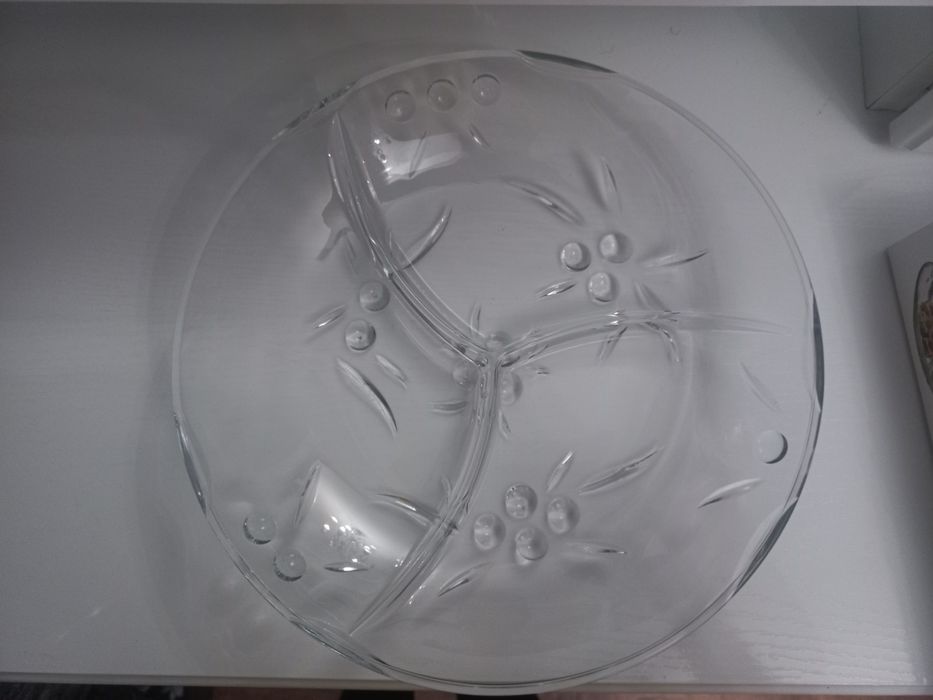 Менажница новая, диаметр 27см