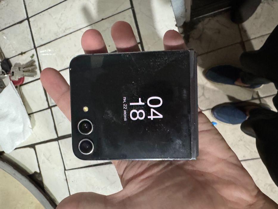 Z flip 5,512GB tel qsela gapladhamiza