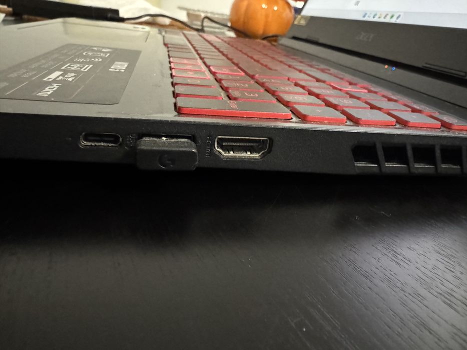 Acer Nitro 5 (i5 11-то / GTX 1650 / 512GB) + ПЪЛЕН ГЕЙМЪРСКИ КОМПЛЕКТ