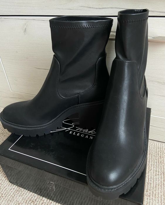 Новые женские ботинки