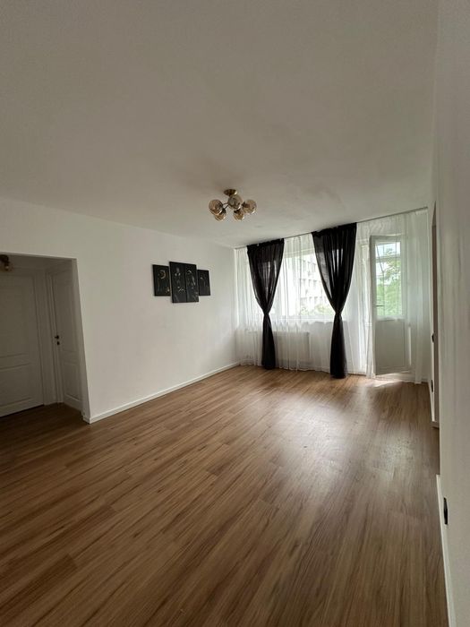 Vand apartament 2 camere Ion Mihalache-metrou 1Mai