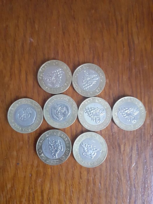 Продам монеты 100 тенге