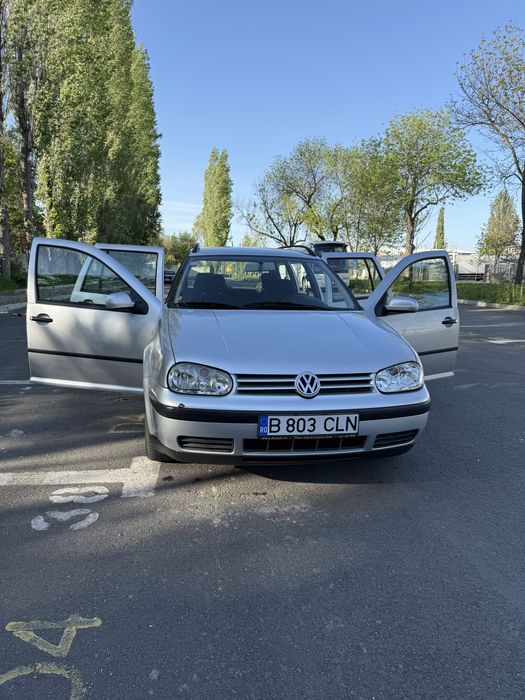 Vand golf 4 break 1.6 benzina