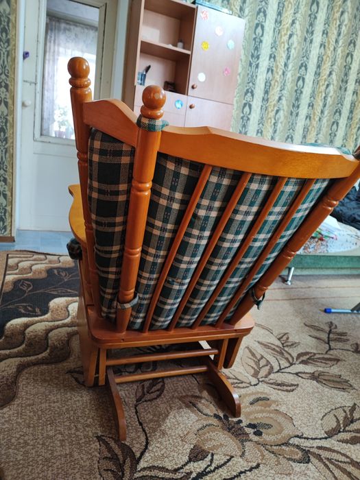 Продам кресло качалку