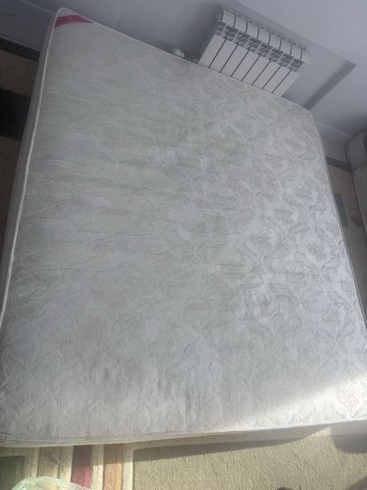 Продам матрас срочнооо!!!