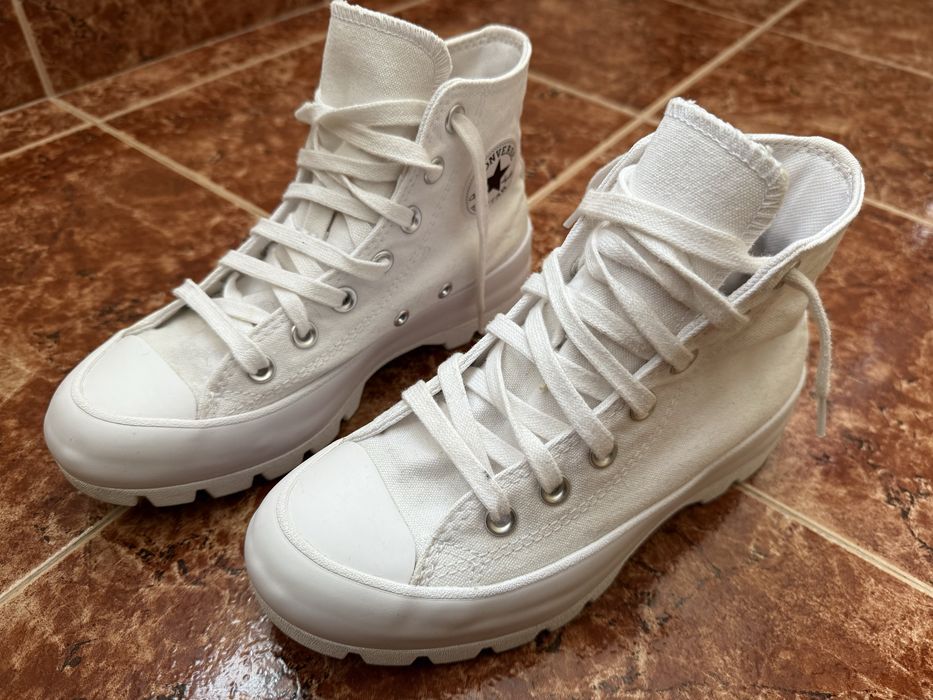 Бели кецове CONVERSE