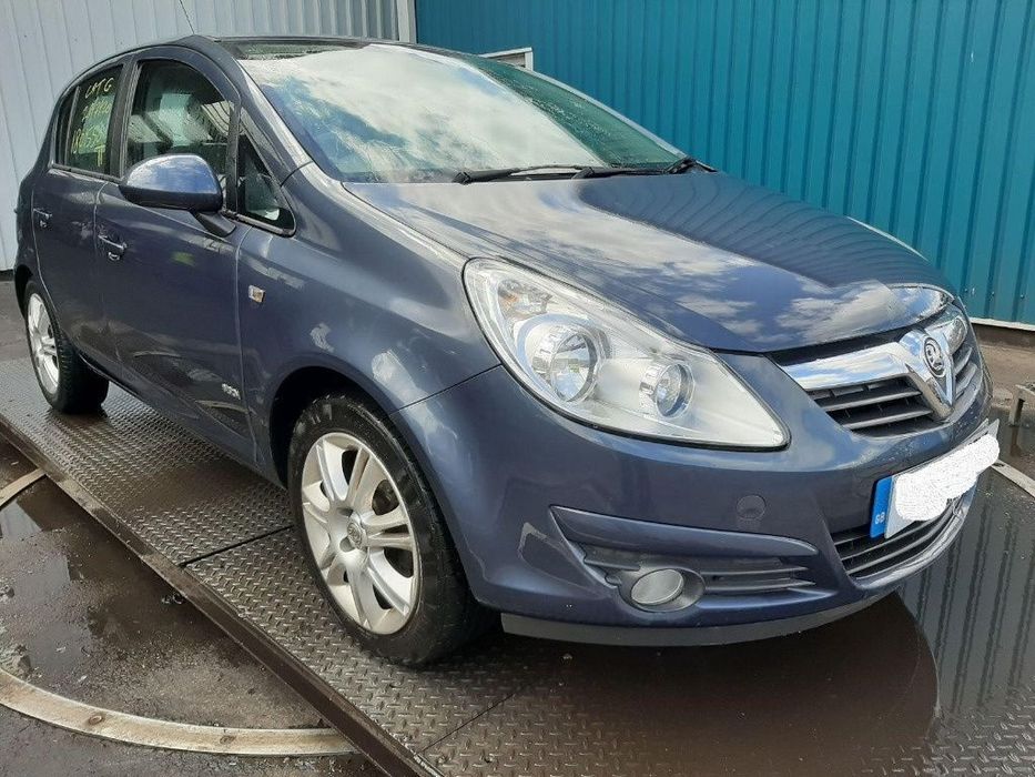 Far stanga Opel Corsa D 2010 Hatchback 1.4 i