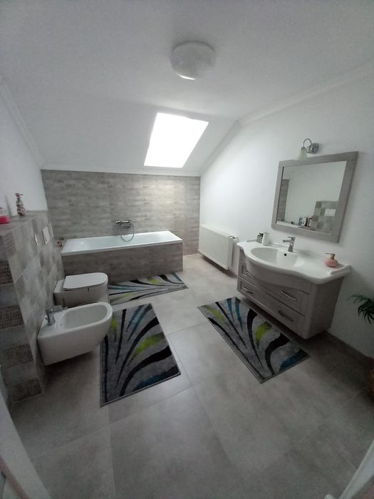 Vand casa,zona Unirii,str.Poligonului