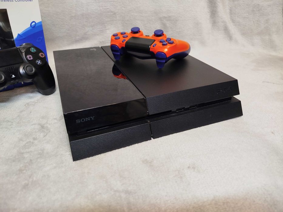 Продам playstation 4 PS4 с UFC4