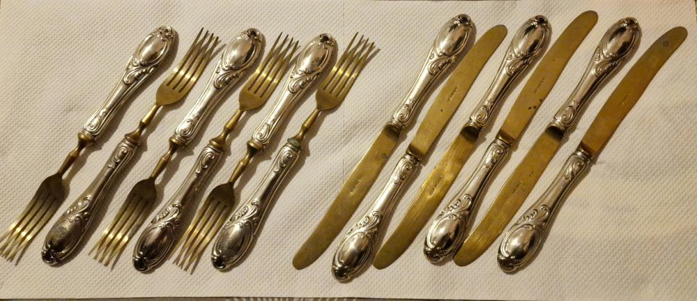 Tacâmuri placate cu argint