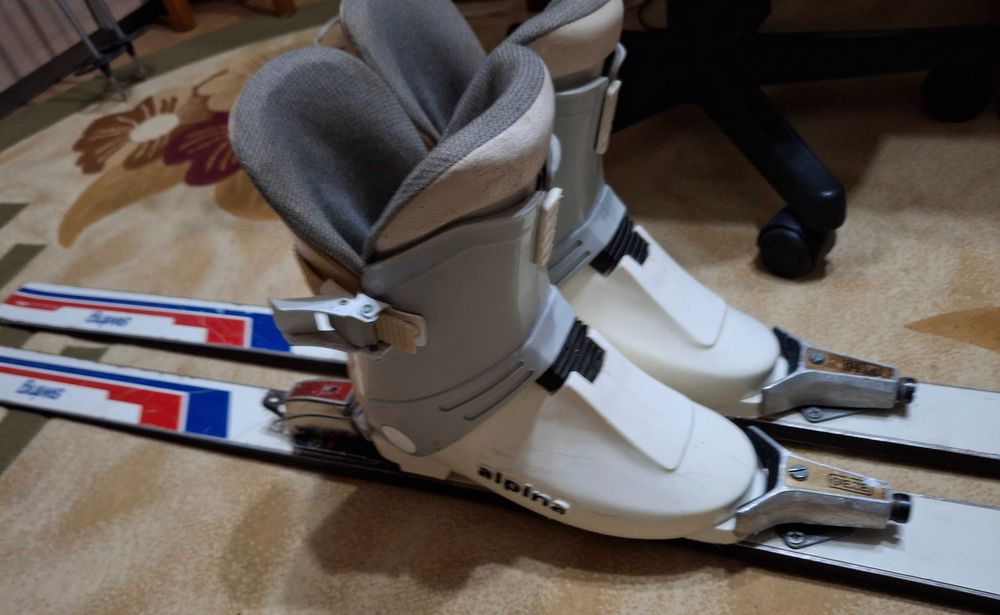 Ski/skiuri , clapari , bete , legaturi