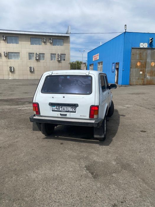 Нива 21213 года в.
