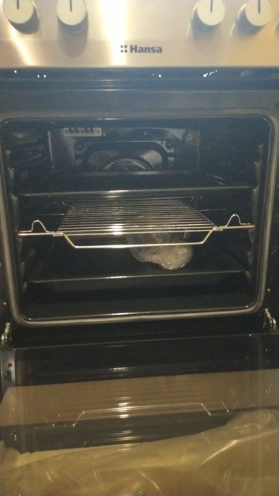 Продам новую газ плиту