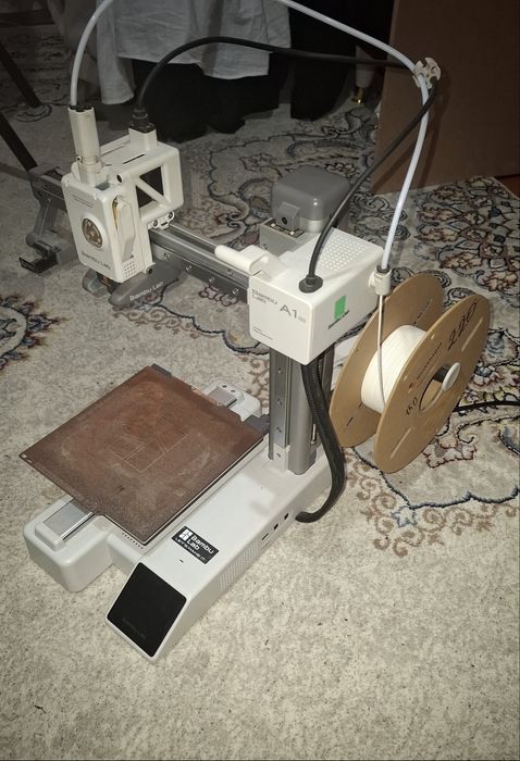 Срочно продаёться 3Д принтер BambuLab mini