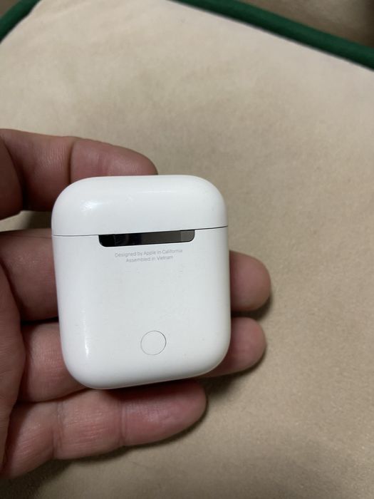 Эйрподс оригинал