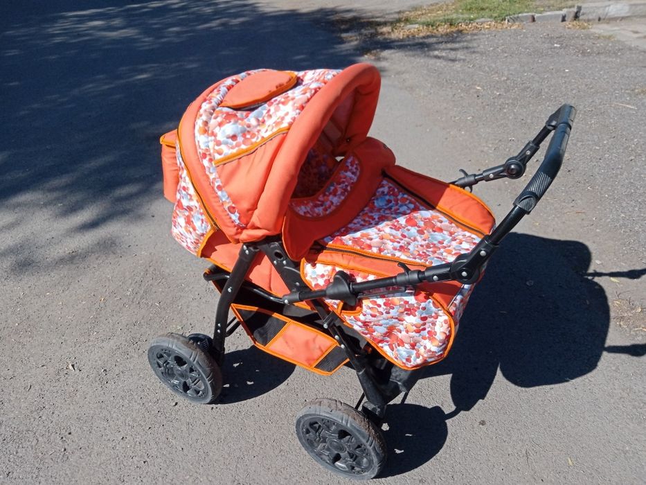 Детская демисезонная коляска