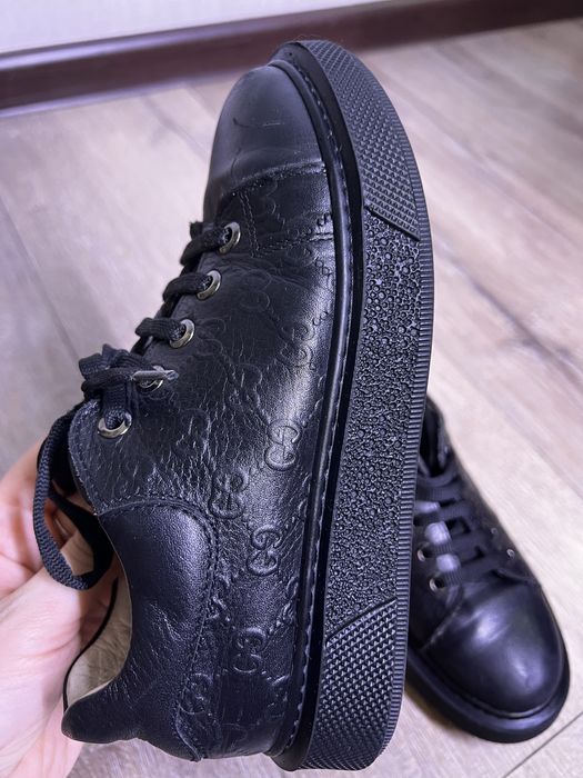 Продам кожаные ботинки на девочкк