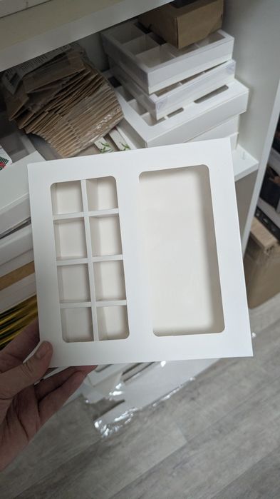 Продам коробки для конфет или клубники