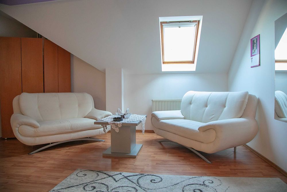 Vand afacere club de noapte