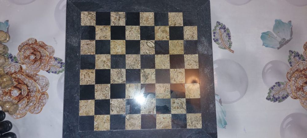 Мраморный шахматы