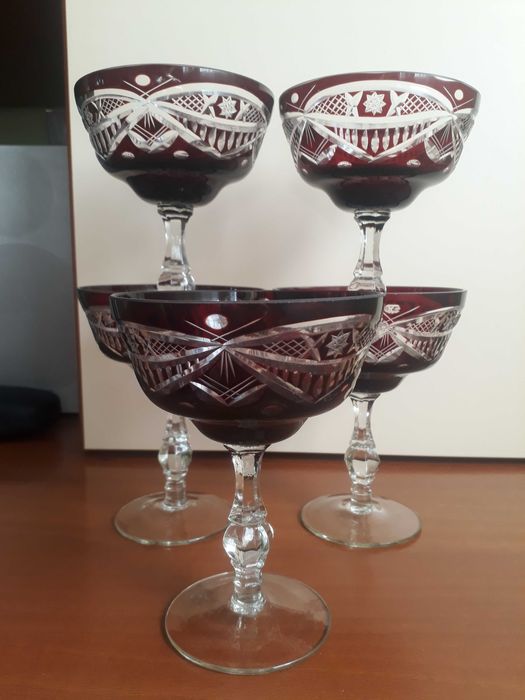 Cupe cristal rosu 5 bucati
