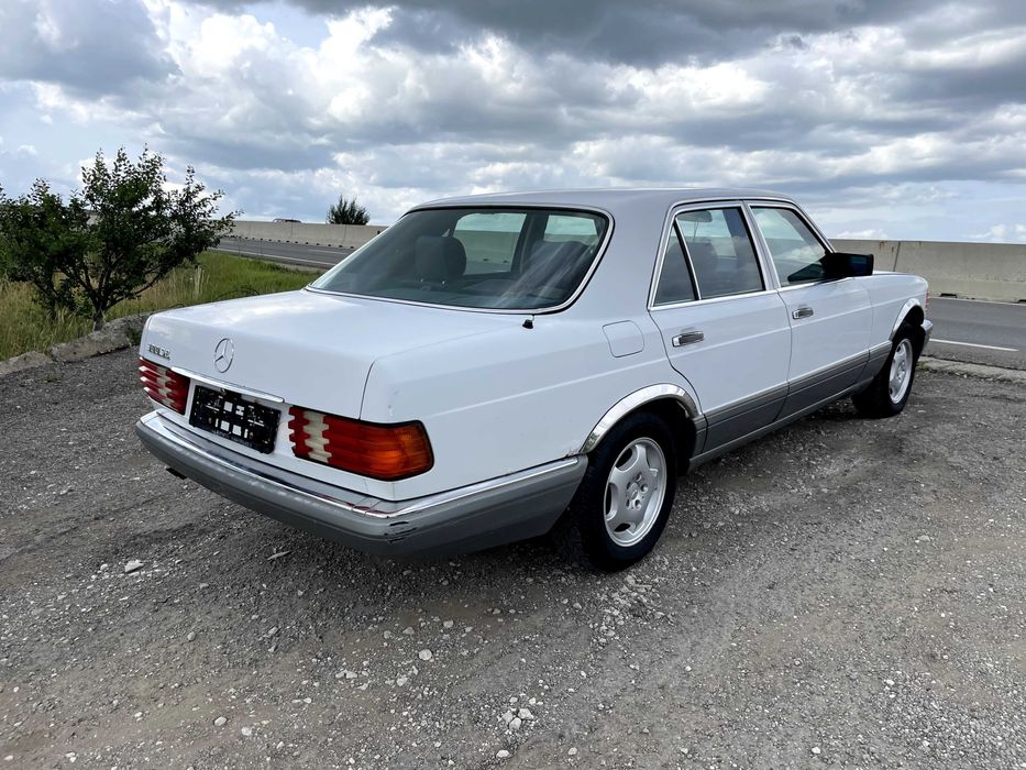 Mercedes-Benz S Class W126 300SE