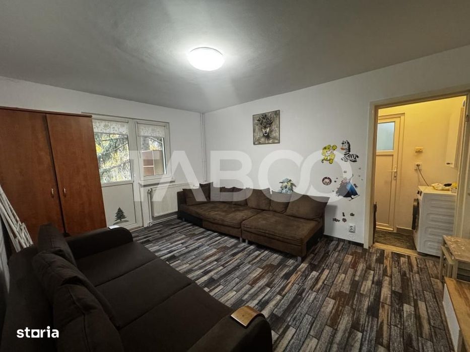 Apartament de inchiriat cu 3 camere balcon etaj 2 Mihai Viteazul Sibiu