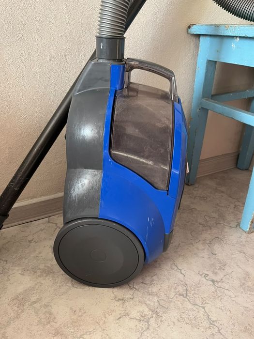 Пылесос LG 1600W