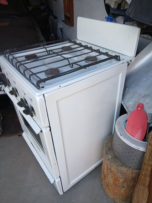 Продам  2 советские  газовые плиты