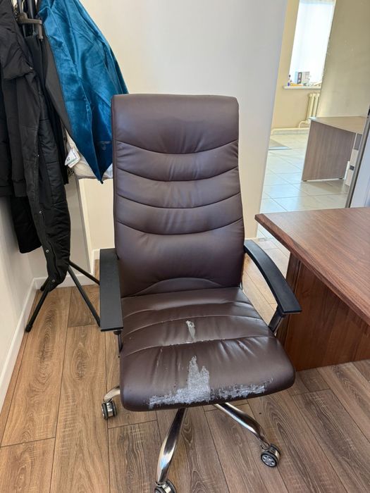 Продам офисные стулья