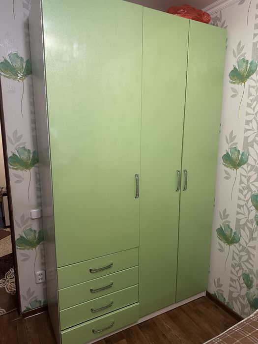 Продается шкаф в отличном состояний