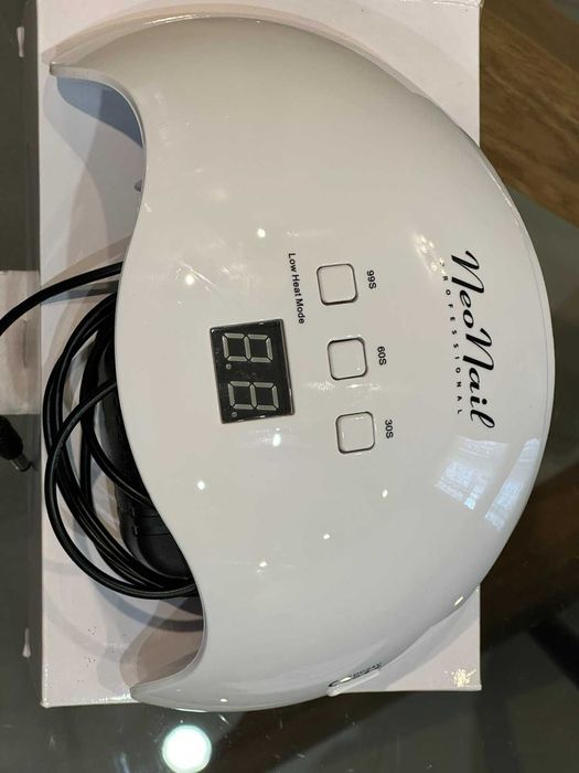 Професионална LED лампа за маникюр Neo Nails