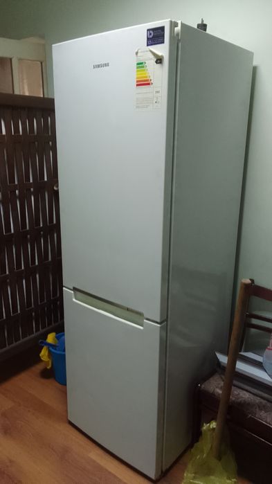 Холодильник SAMSUNG