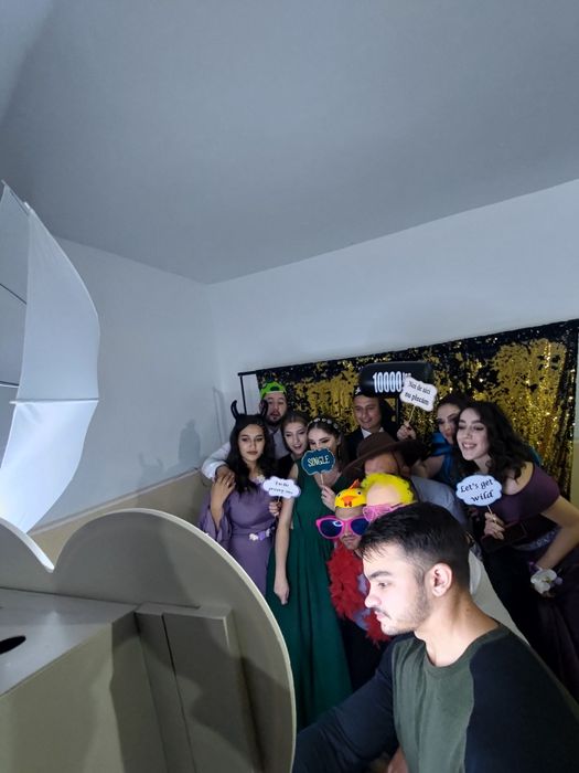 Cabina foto magica nunti botezuri evenimente poze instant Photobooth
